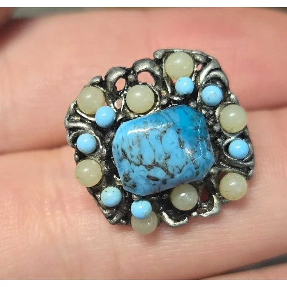 Costume Pin L12